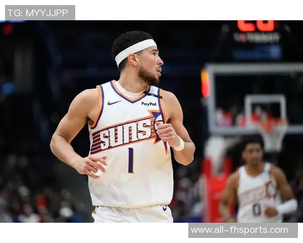 布克坦言首节表现不佳罚球问题持续困扰球队需咬牙坚持 布克坦言首节表现不佳罚球问题持续困扰球队需咬牙坚持